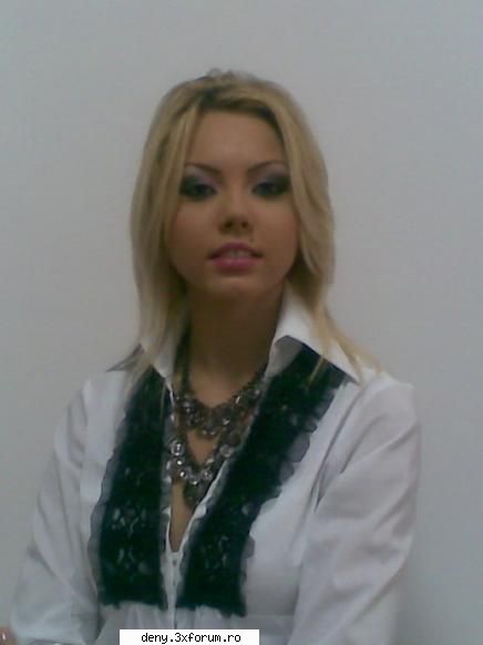 marţi la emisiunea valentinei fătu, a participat denisa, de manele, care şi-a